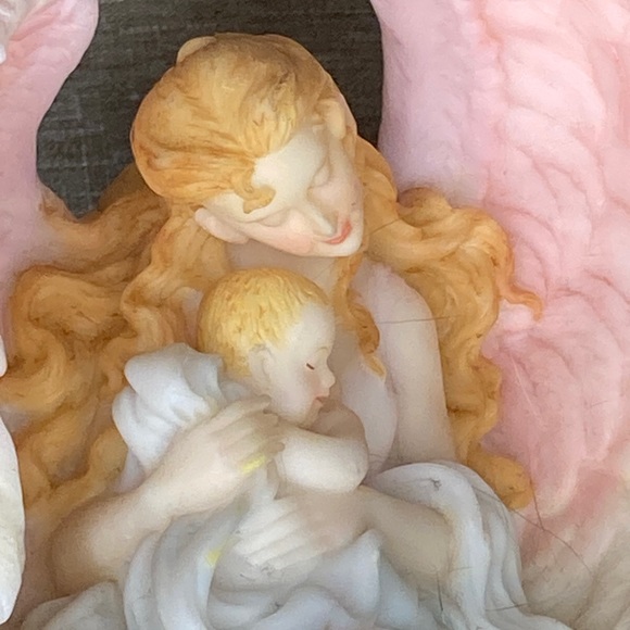 SERAPHIM CLASSICS ANGEL-AUDRA-“Embraced by Love” - Picture 2 of 8